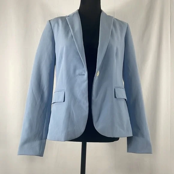 Light Blue Blazer, one button closure, size Medium,fitted - Picture 10 of 10